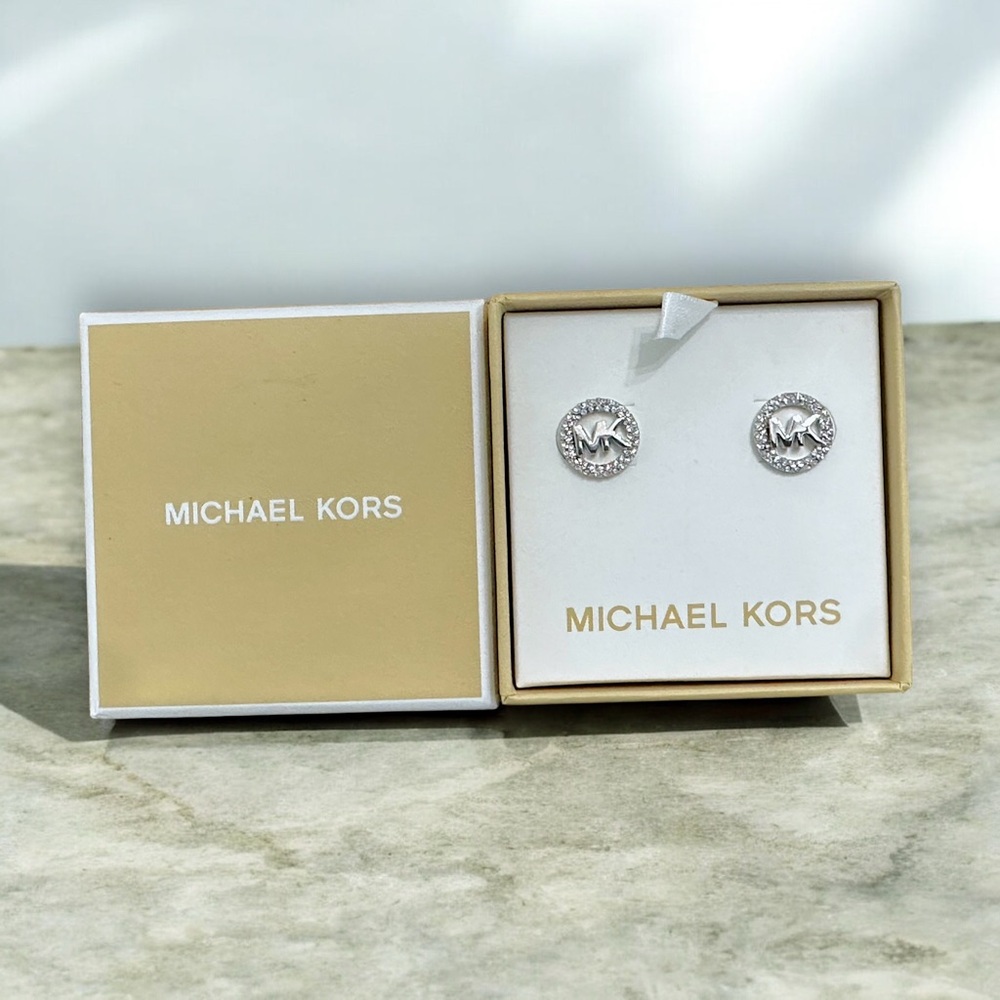 MICHAEL KORS LOGO POST EARRINGS new in box silver $100 tag still on luxury look